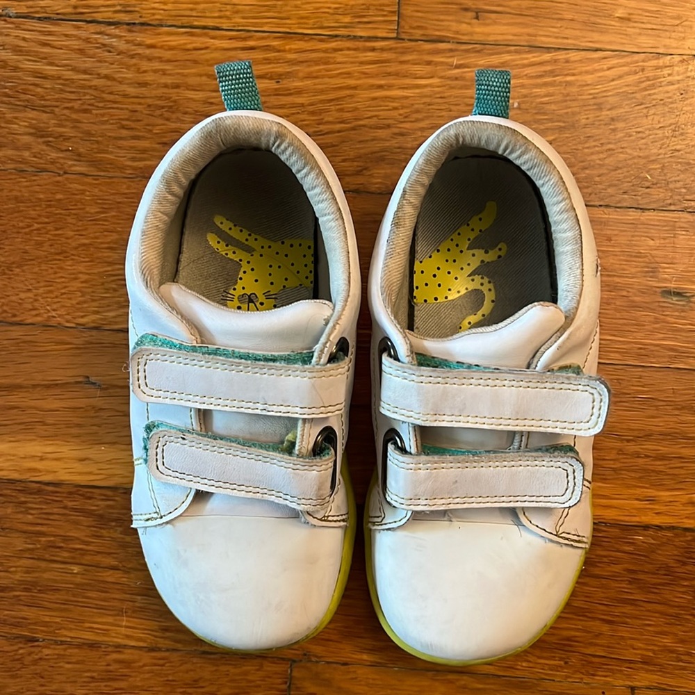 Ten little white sneakers